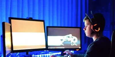 nino-jugando-pc